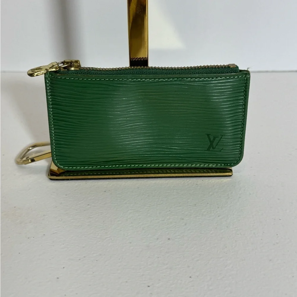 AUTHENTIC Louis Vuitton Green Epi Key Holder
